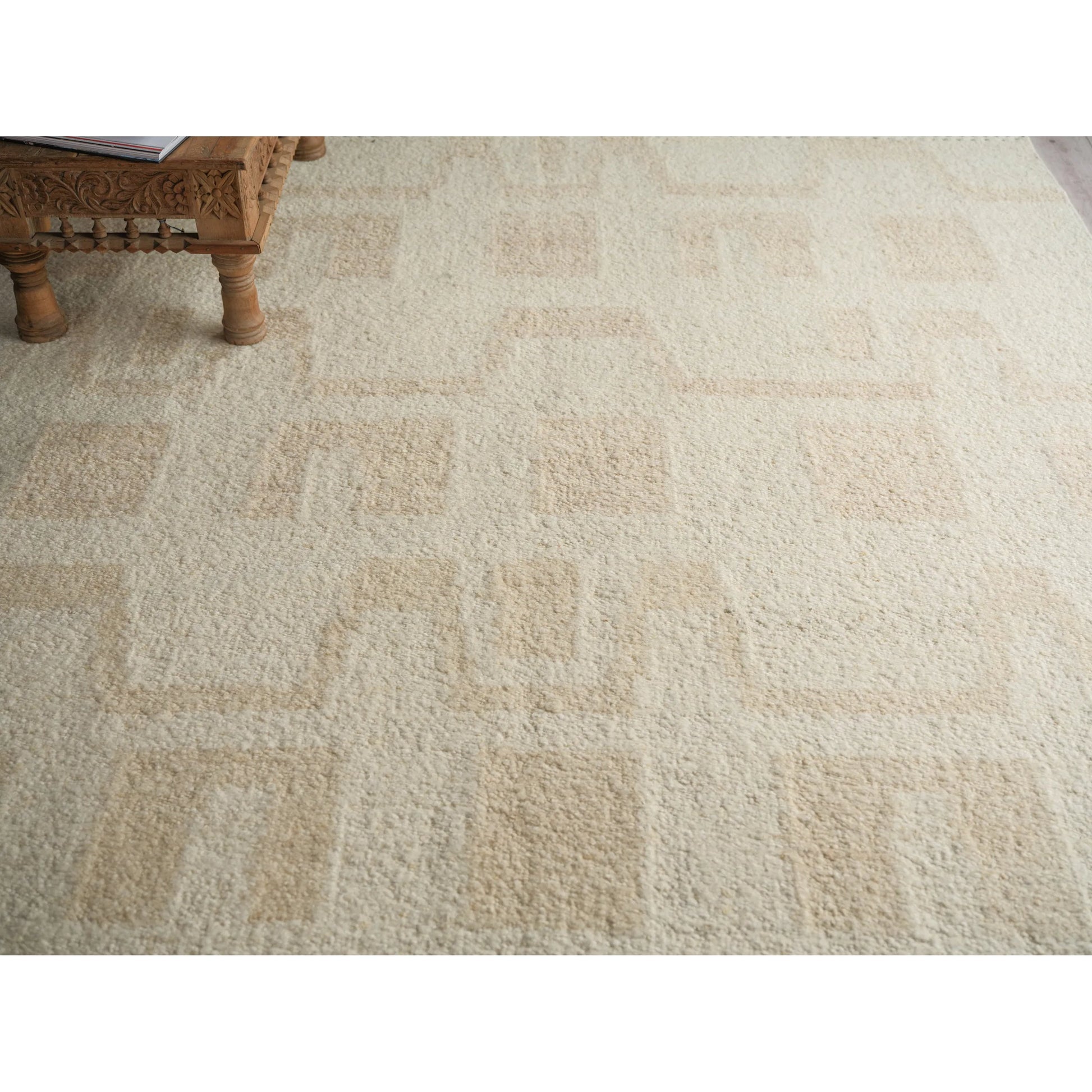 Sunstone 7491 Rug by Exquisite Rugs in ivory, beige. Made from wool in a unique style.