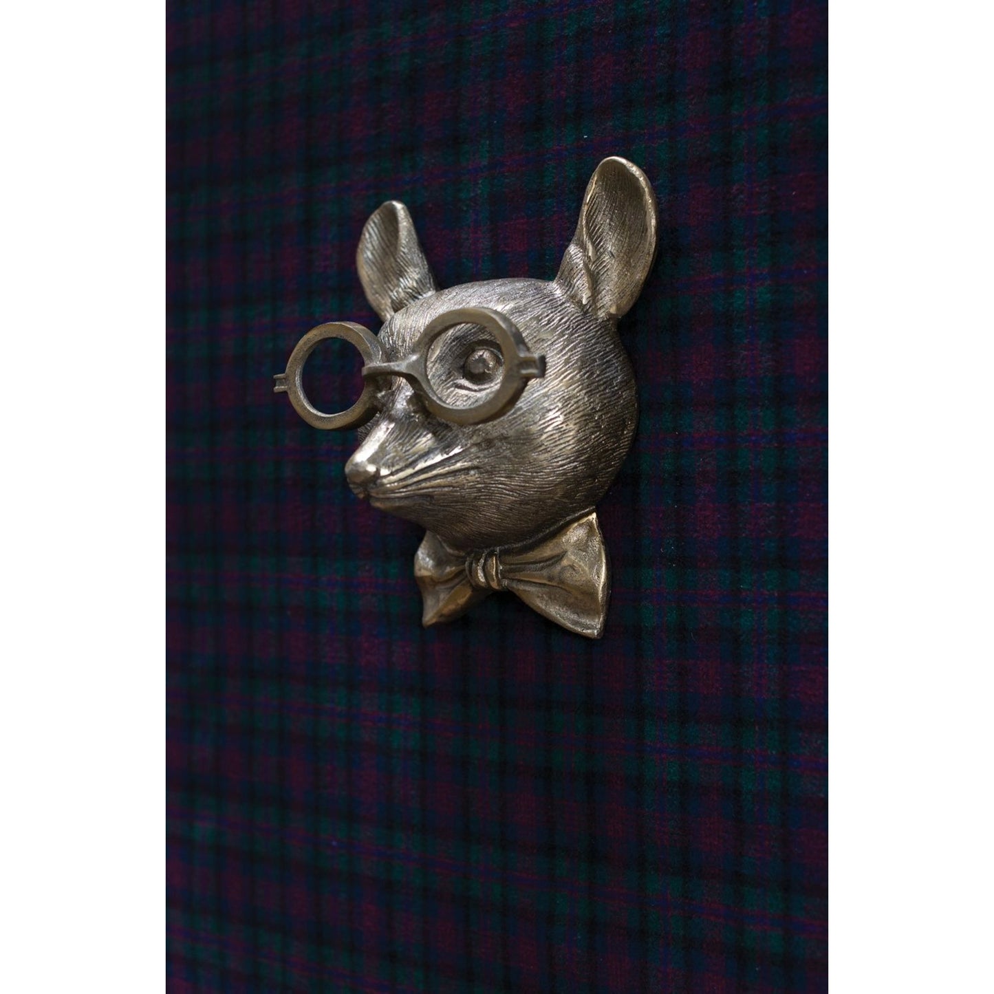 003 SI-2083703 | Lifestyle | E+E Wall Mount Louie by Accent Decor in antique-gold. Made from metal in a modern style.