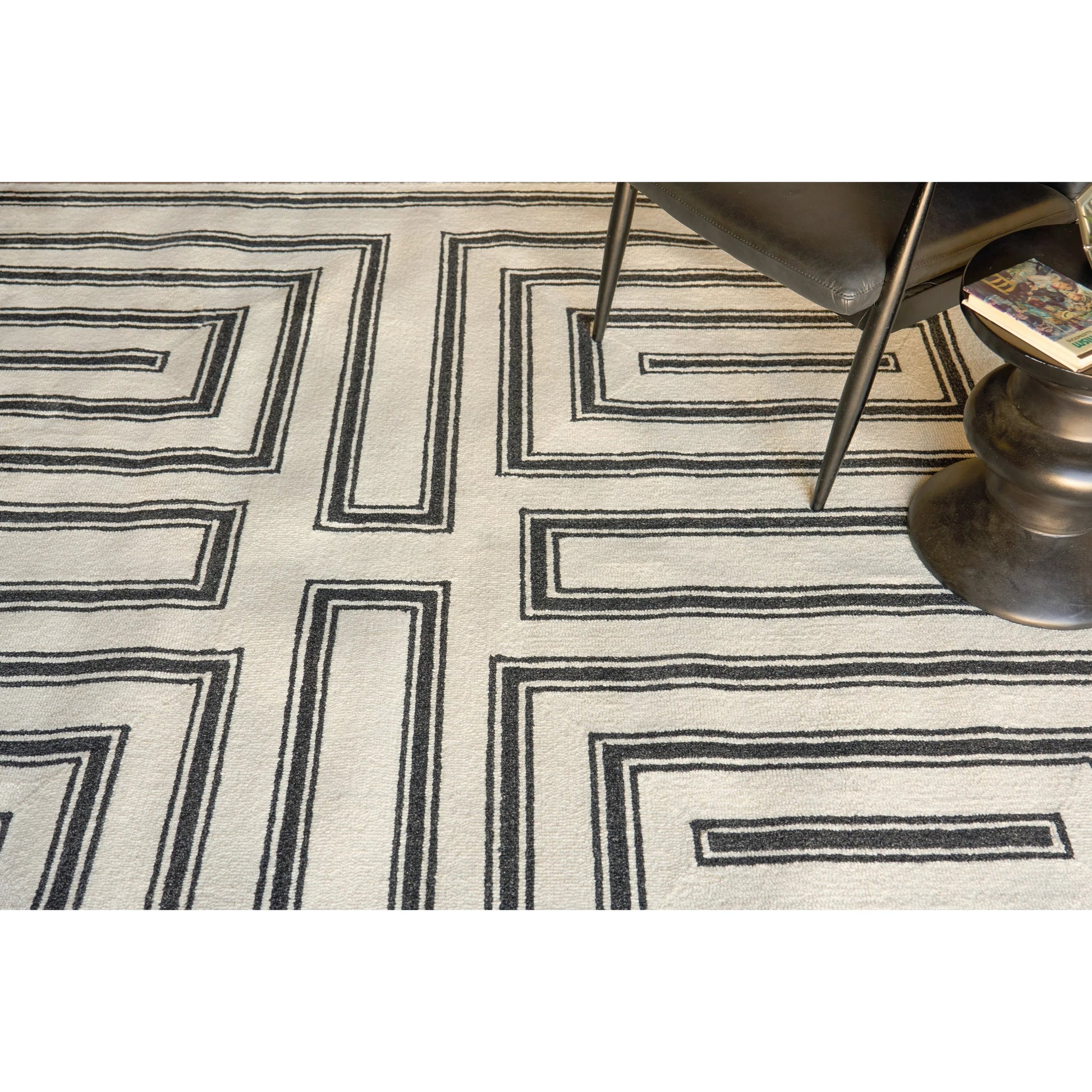 Studio 7531 Rug by Exquisite Rugs in ivory, black. Made from new zealand wool in a unique style.