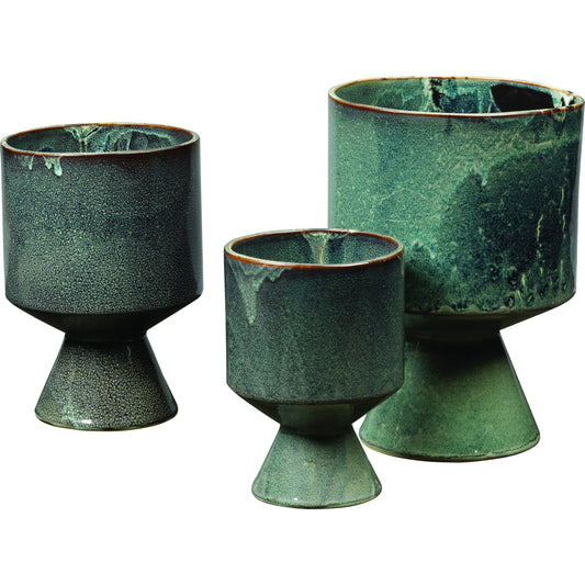 Berkeley Pots by Jamie Young in blue. Made from ceramic in a transitional style.