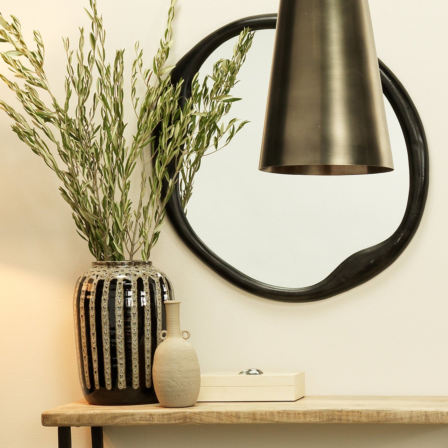 013 SR-707869 | Lifestyle | Constantine Box by Jamie Young in cream resin with horn accent. Made from resin on mdf, horn in a modern style.