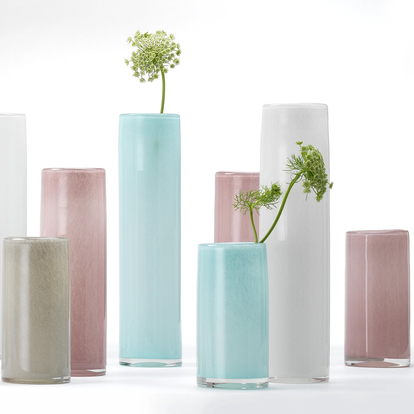 091 SI-1782494 | Lifestyle | Gwendolyn Vases by Jamie Young. Made from glass in a modern style.