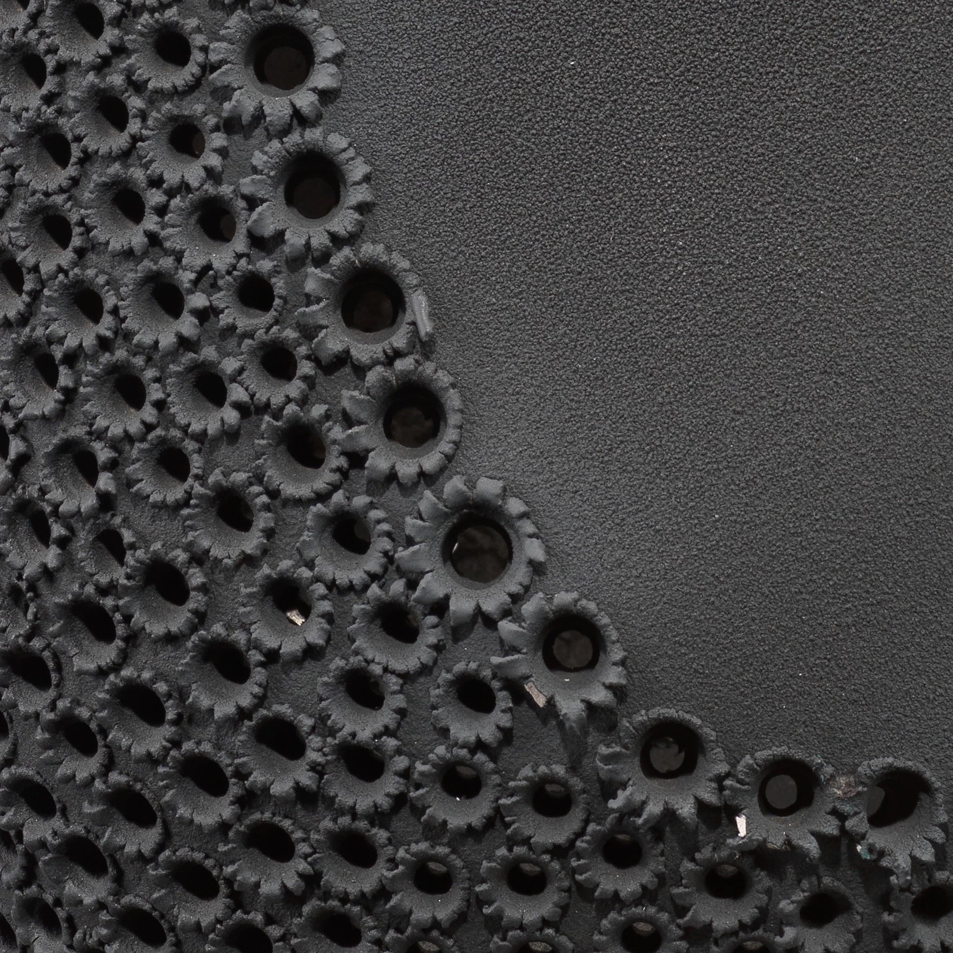 Moonrise Vase by Jamie Young in matte black. Made from porcelain in a modern style.