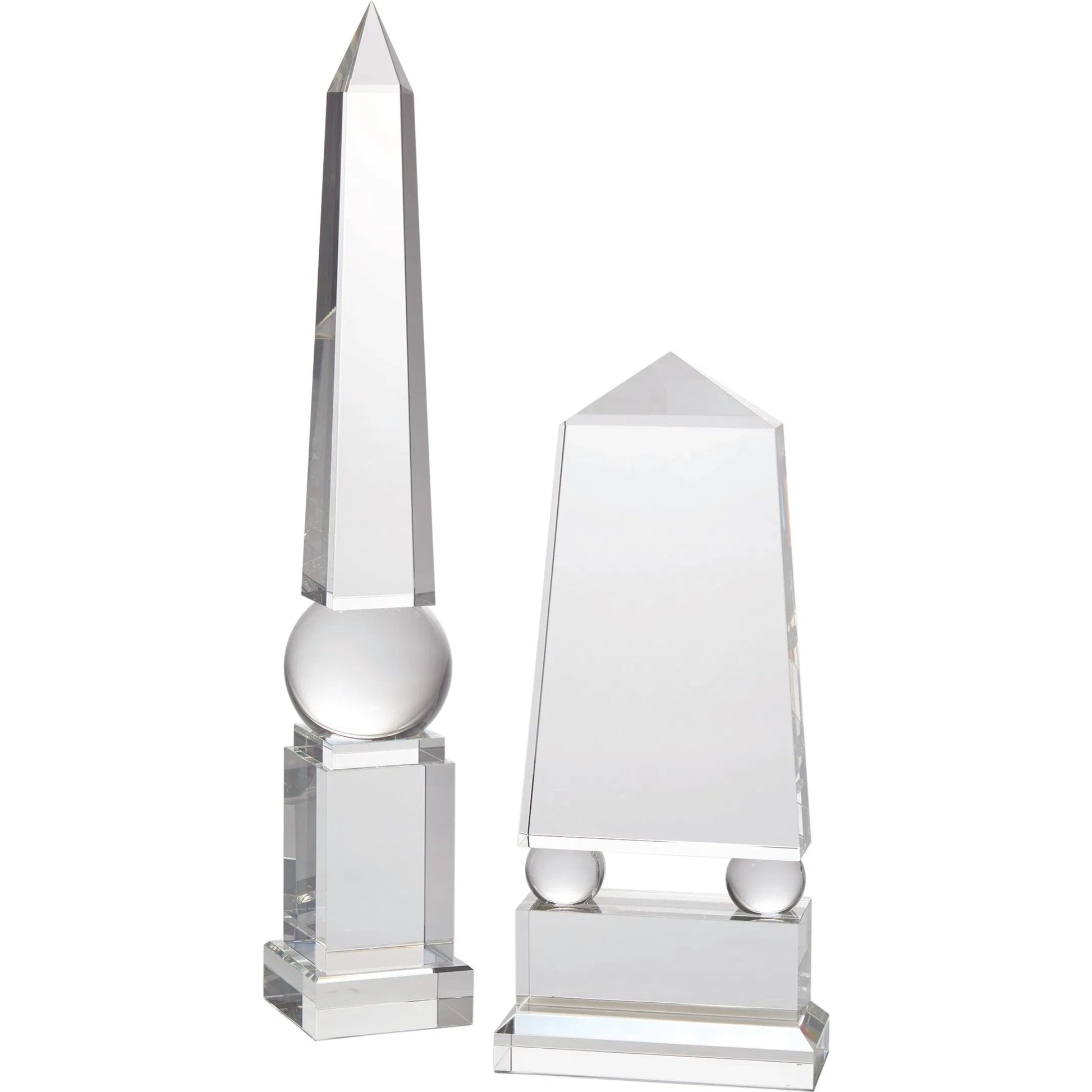 Crystal Obelisk by Global Views. Made from crystal in a modern style.