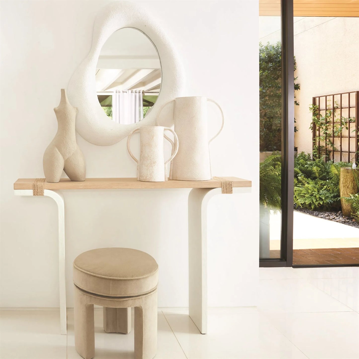 002 SI-2323701 | Lifestyle | Goddess Sculpture by Global Views in red and concrete. Made from unique in a modern style.