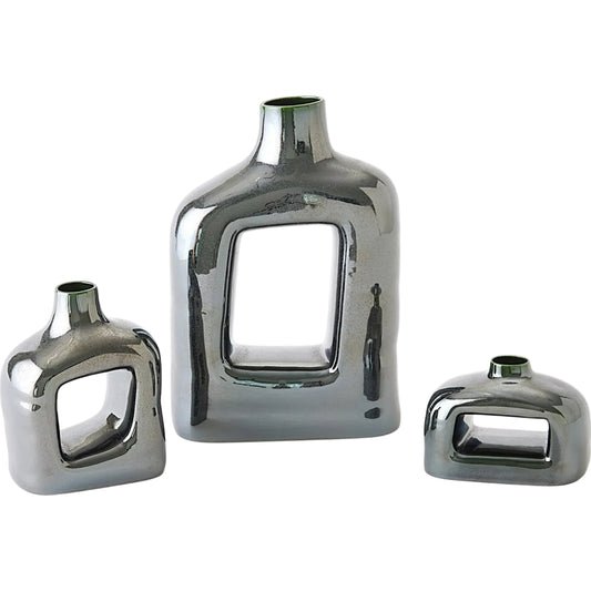 Porto Vase by Global Views in silver. Made from unique in a modern style.