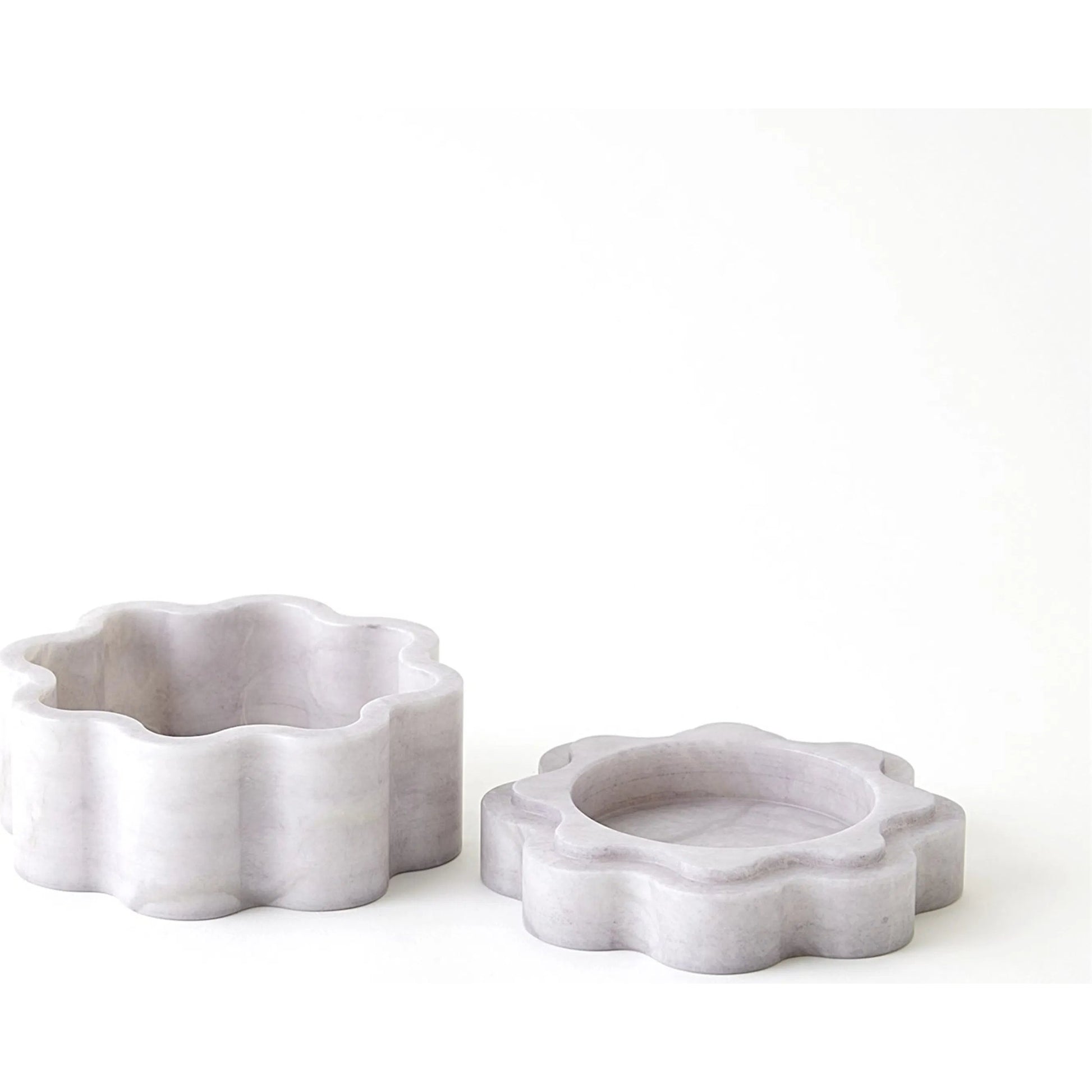 Cumulus Alabaster Wide Box by Global Views in ivory. Made from unique in a unique style.