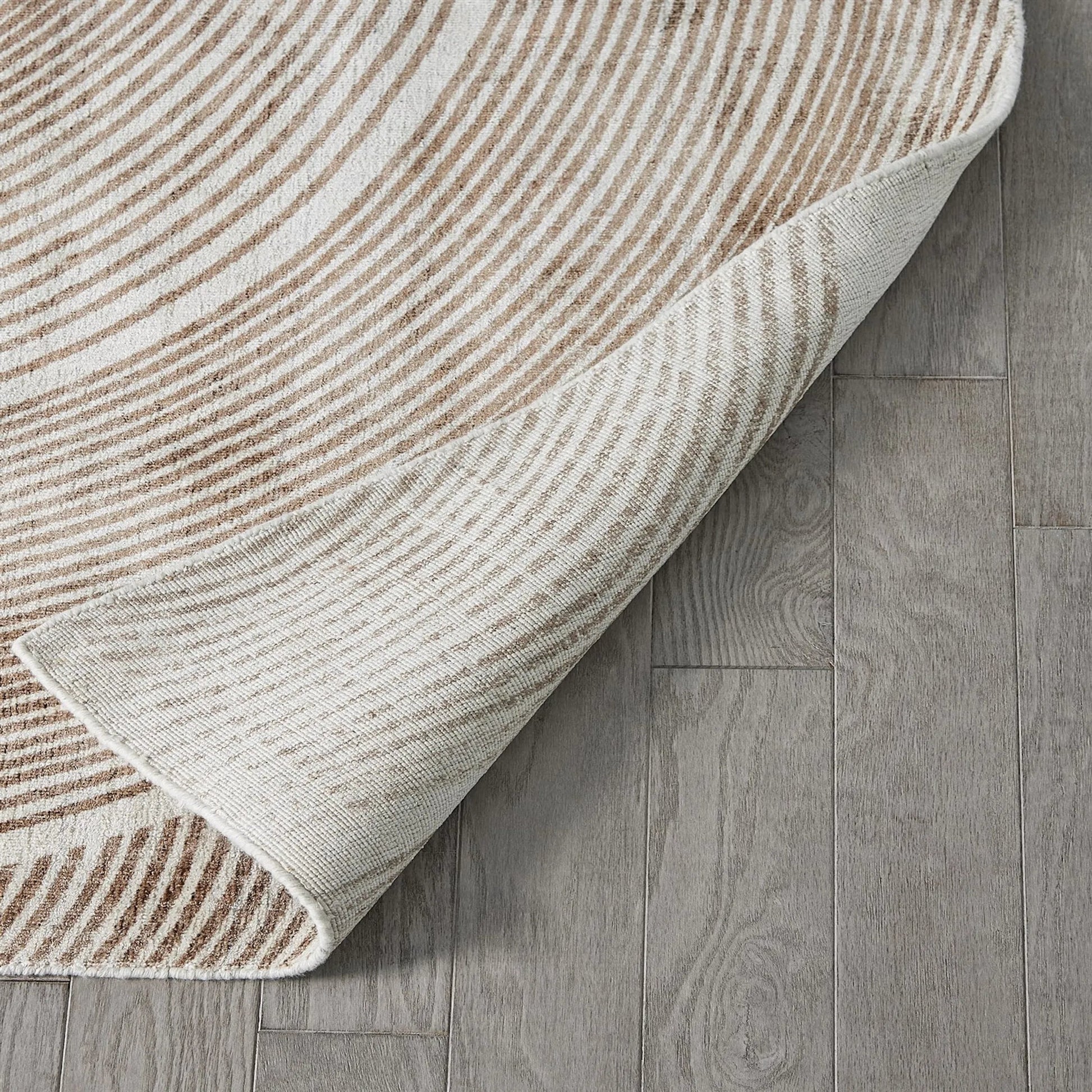 Wander Rug by Global Views. Made from 90% viscose, 10% wool in a unique style.