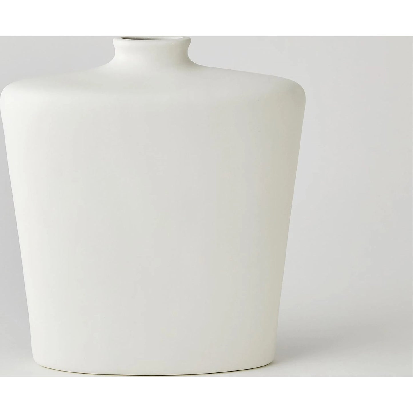 007 SI-2324558,SI-2324559,SI-2324560 | Additional Silo | Terzo Vase by Global Views in matte white. Made from unique in a modern style.