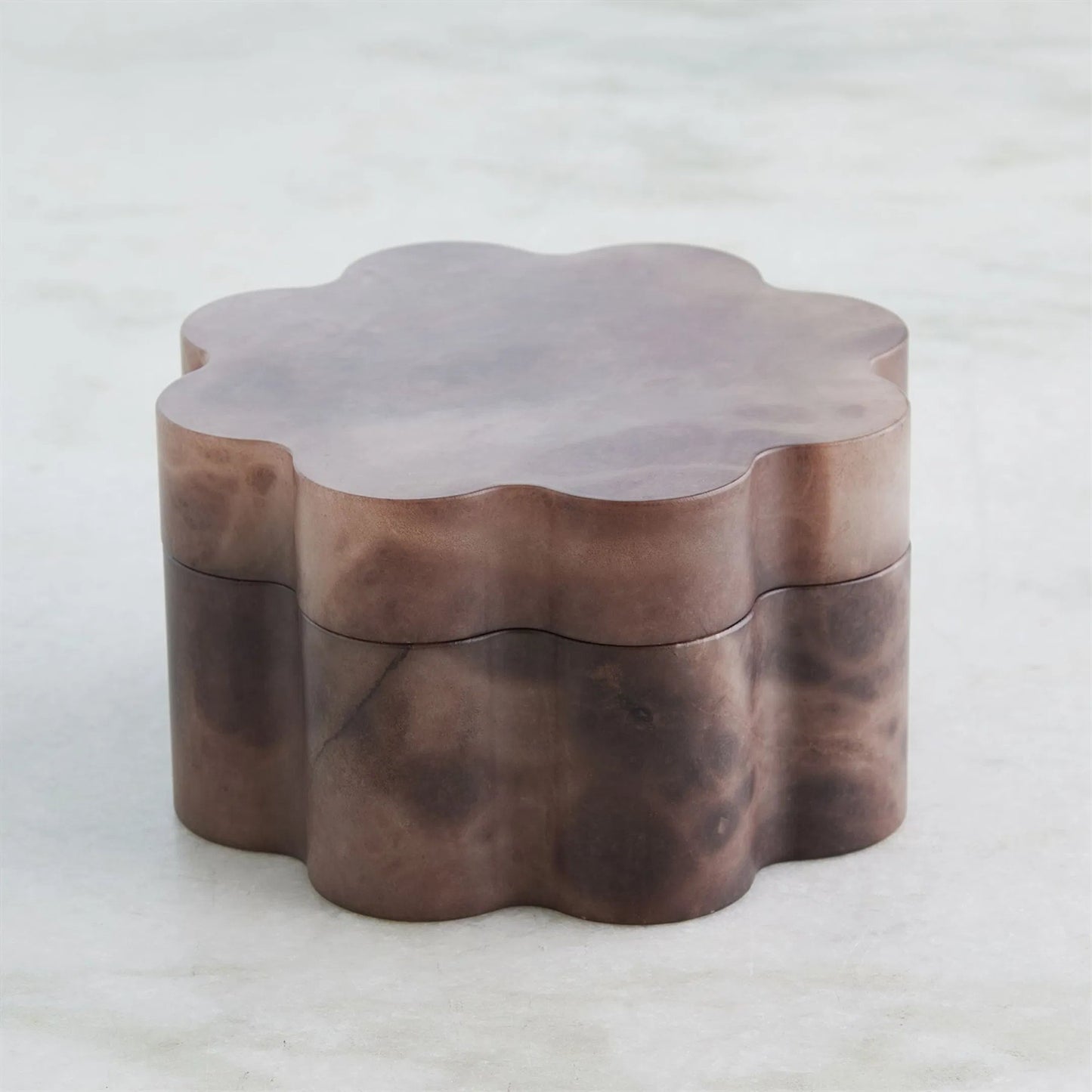 045 SI-2323382,SI-2323383,SI-2323384 | Lifestyle | Cumulus Alabaster Wide Box by Global Views in ivory. Made from unique in a unique style.