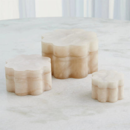 Cumulus Alabaster Wide Box by Global Views in ivory. Made from unique in a unique style.