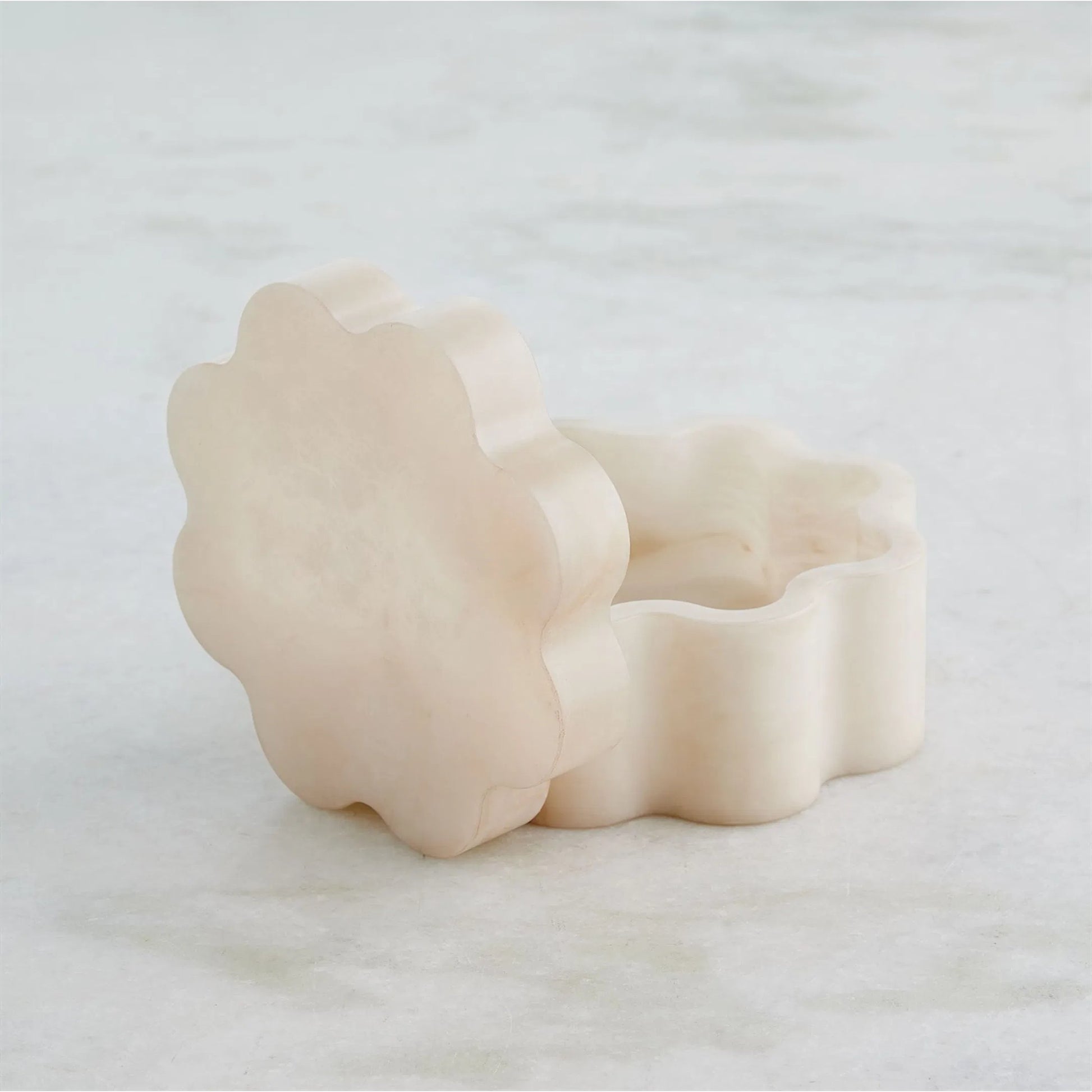 Cumulus Alabaster Wide Box by Global Views in ivory. Made from unique in a unique style.