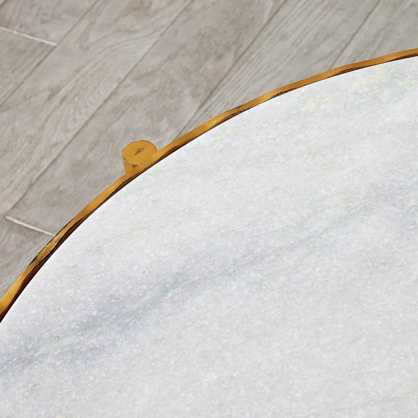 017 SI-2446020 | Closeup | Circle/Square Cocktail Table by Global Views in gold with white marble. Made from iron, marble in a modern style.