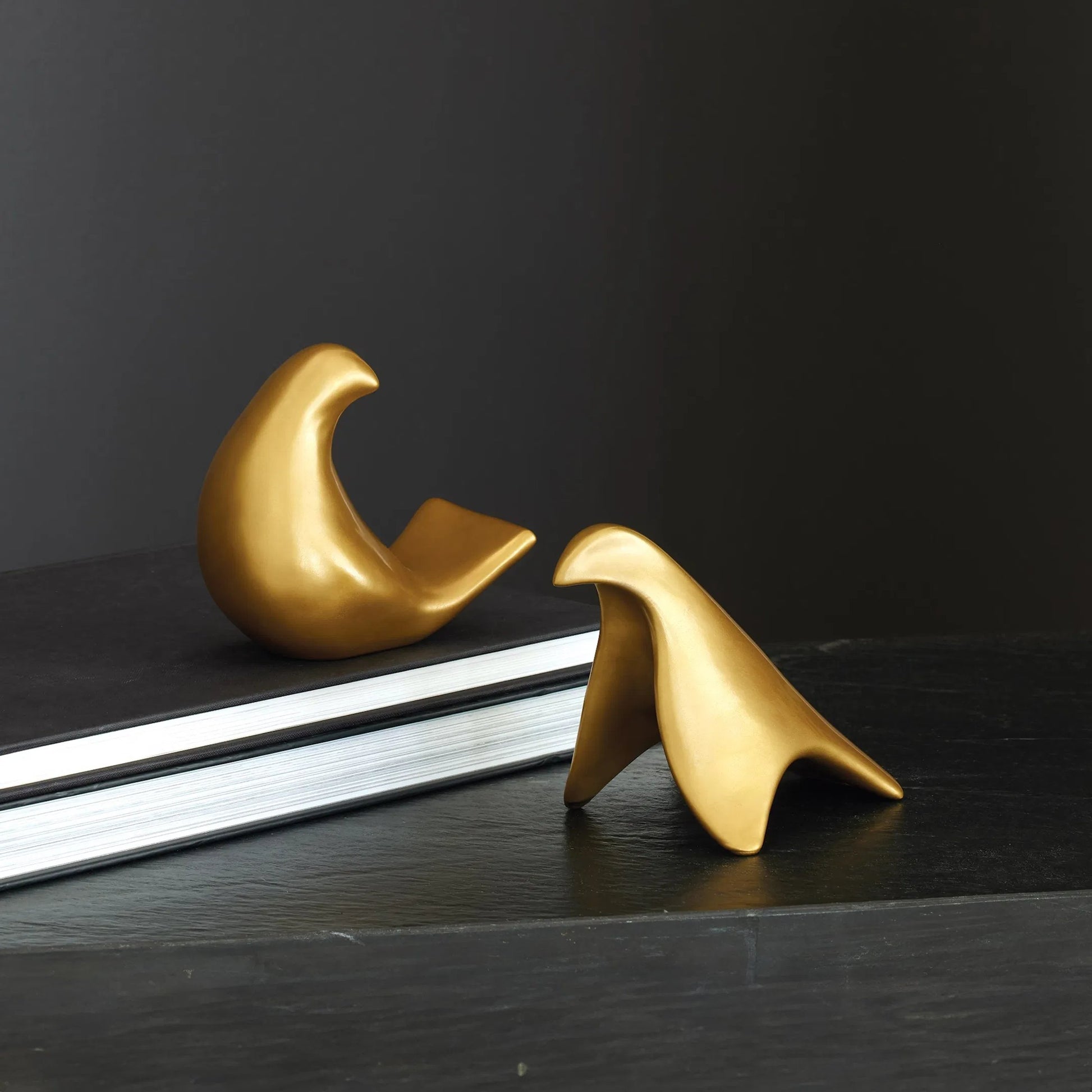 Les Animaux, Moineau by Global Views. Made from ceramic in a modern style.