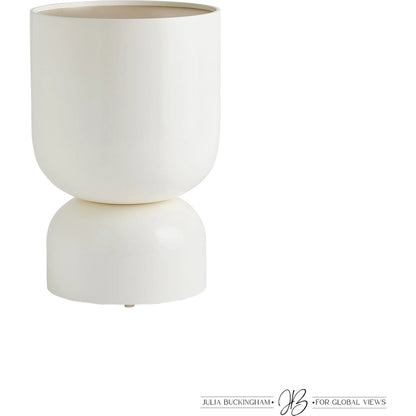 Three Kings Side Table by Global Views in gold, white, off-white and white lacquer. Made from unique in a transitional style.