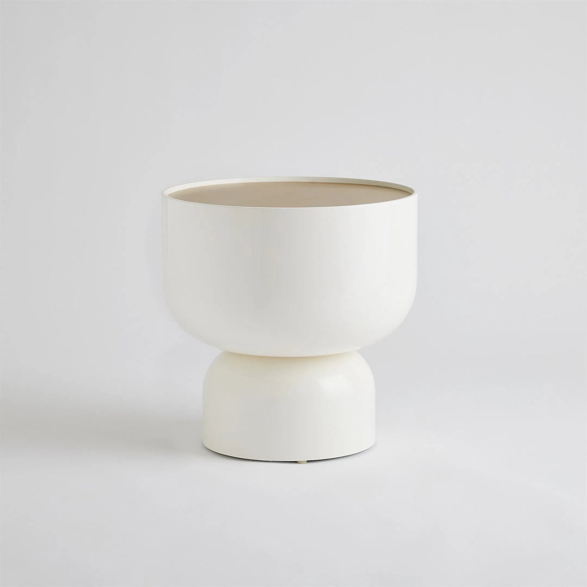 Three Kings Side Table by Global Views in gold, white, off-white and white lacquer. Made from unique in a transitional style.