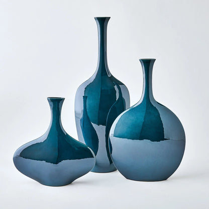 Silhouette Vase by Global Views. Made from ceramic in a modern style.