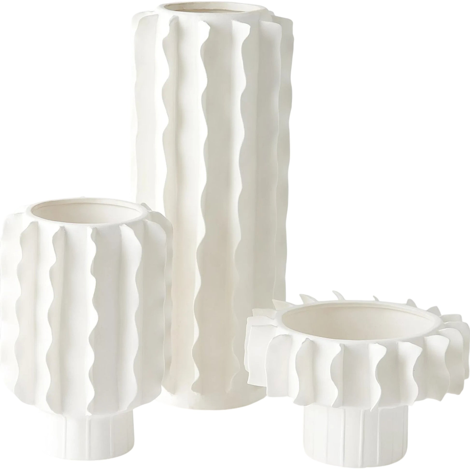 Frilled Bowl by Global Views in white and matte white. Made from unique in a modern style.