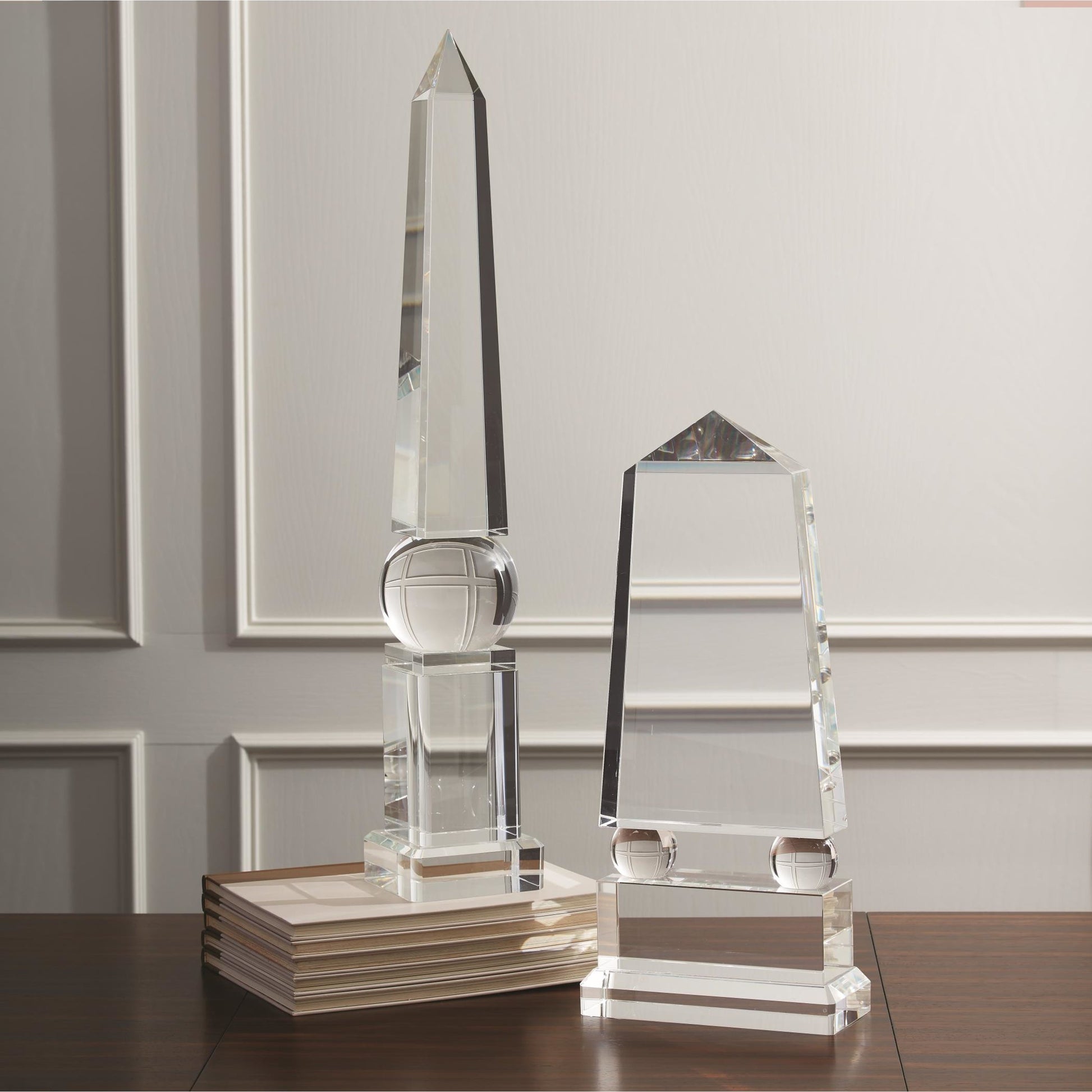 Crystal Obelisk by Global Views. Made from crystal in a modern style.