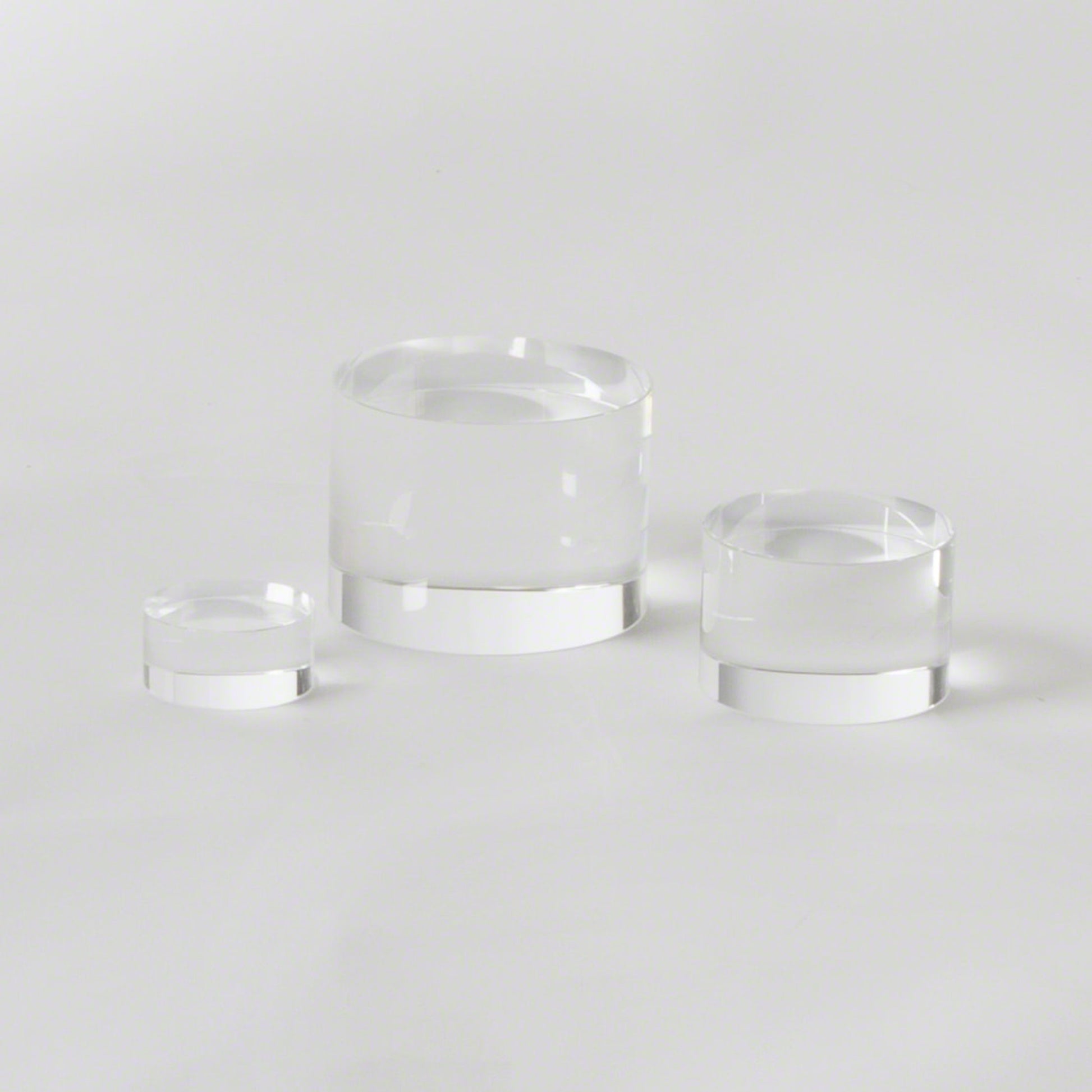 Crystal Column Riser by Global Views. Made from crystal in a modern style.