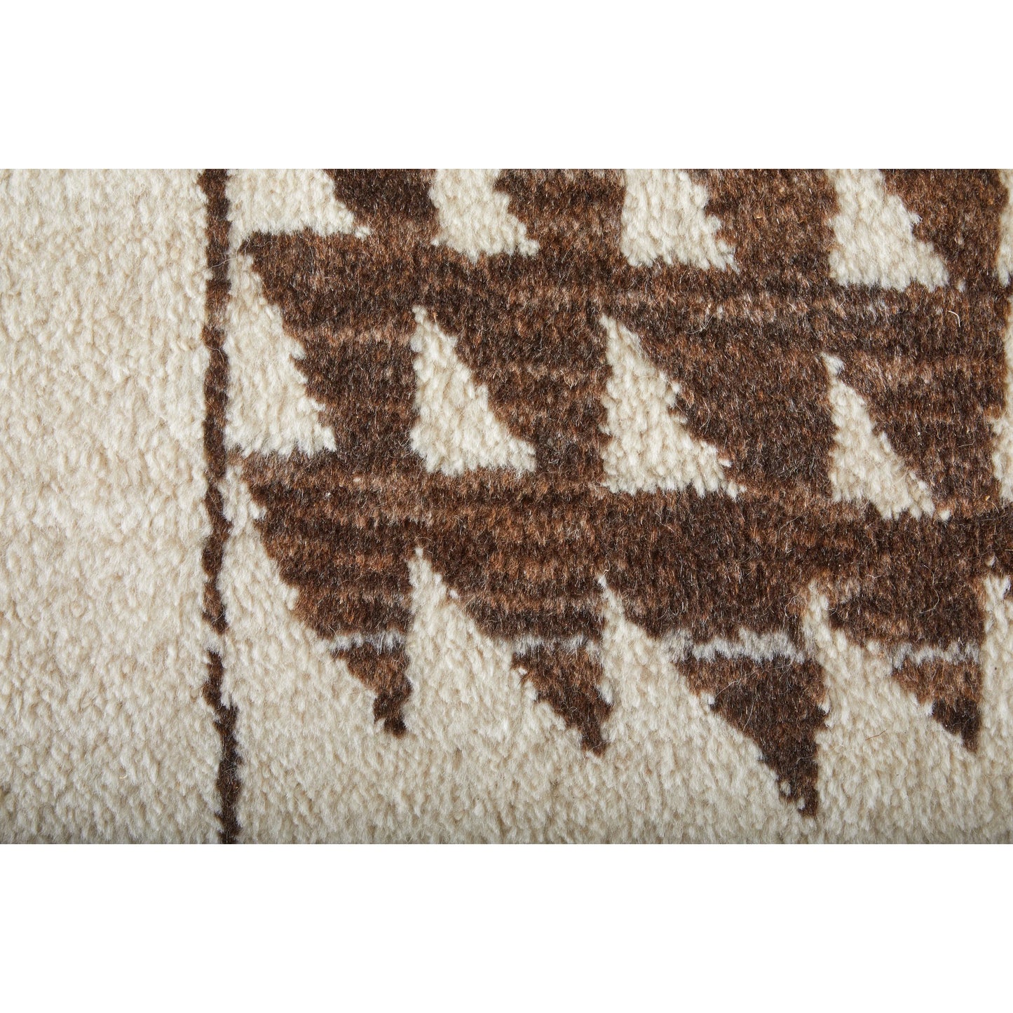 004 SI-2378753,SI-2461446,SI-2461447,SI-2461448,SI-2461449,SI-2534442 | Closeup | Agape AGP69H7F Rug by Feizy in ivory, brown. Made from wool in a unique style.