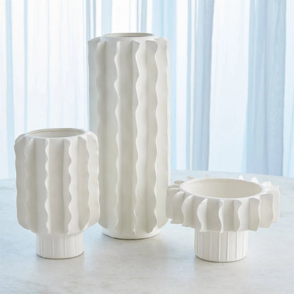 Frilled Bowl by Global Views in white and matte white. Made from unique in a modern style.