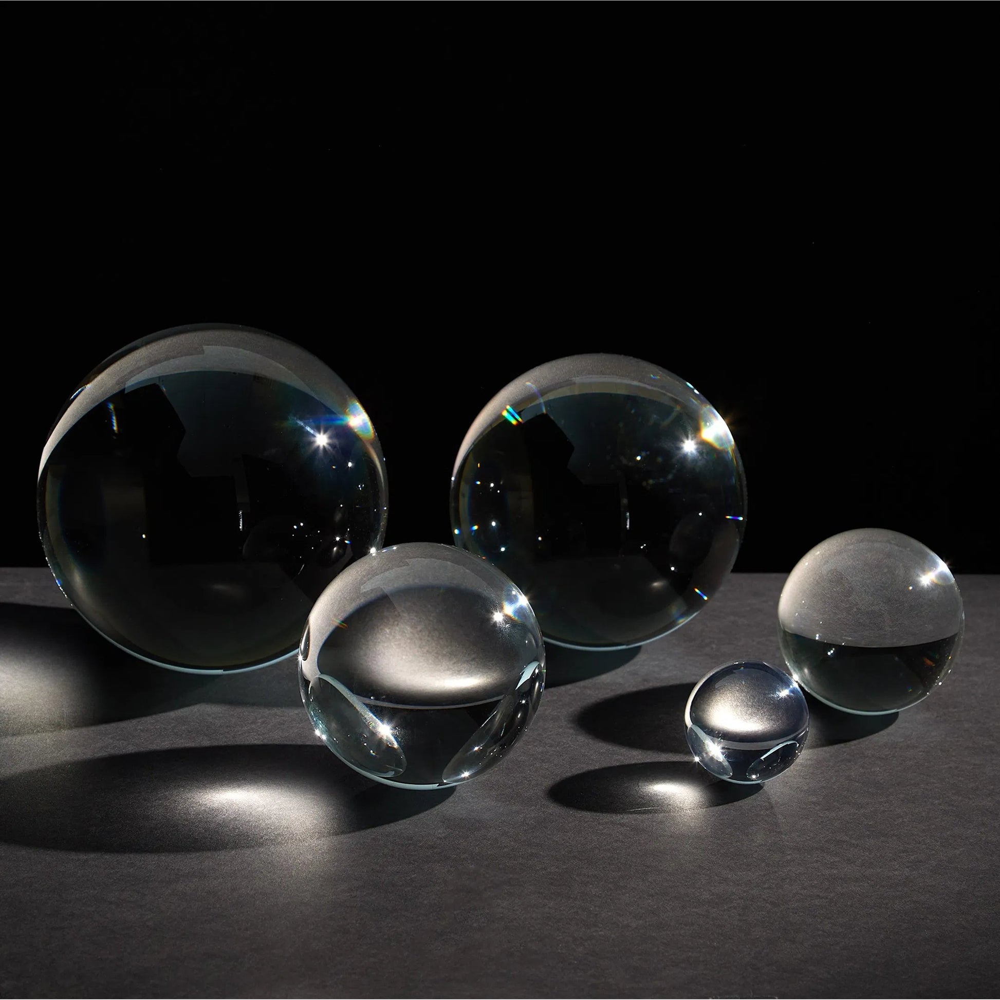 Crystal Sphere by Global Views in clear. Made from crystal in a modern style.