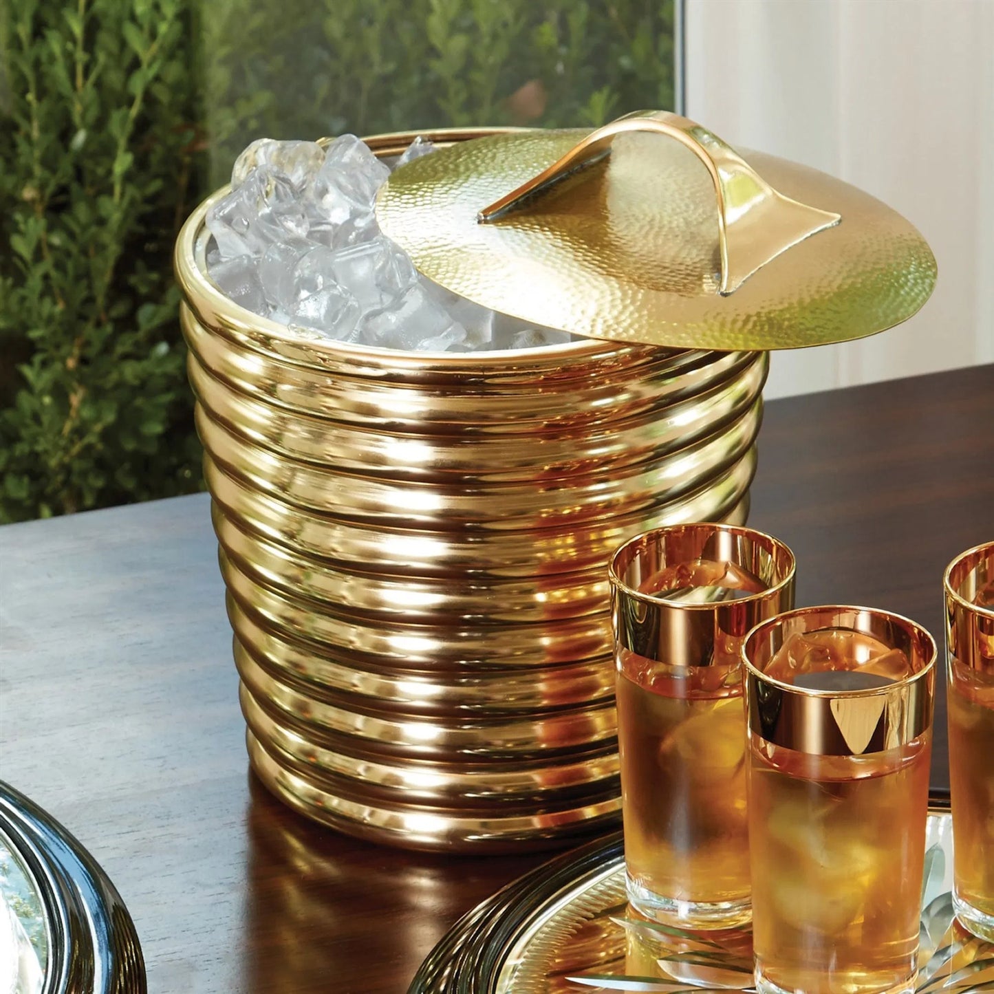 004 SR-891371 | Lifestyle | Beauty Ice Bucket by Global Views. Made from brass, stainless steel in a transitional style.