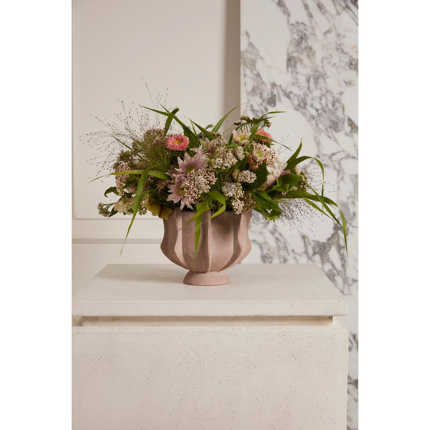002 SI-2539490 | Lifestyle | Claudia Compote by Accent Decor in pink. Made from ceramic in a unique style.