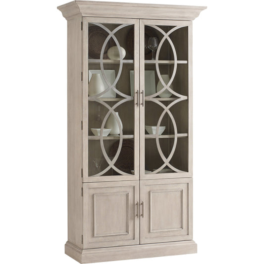 El Matador Curio by Lexington in bianco. Made from unique in a cottage & farmhouse style.