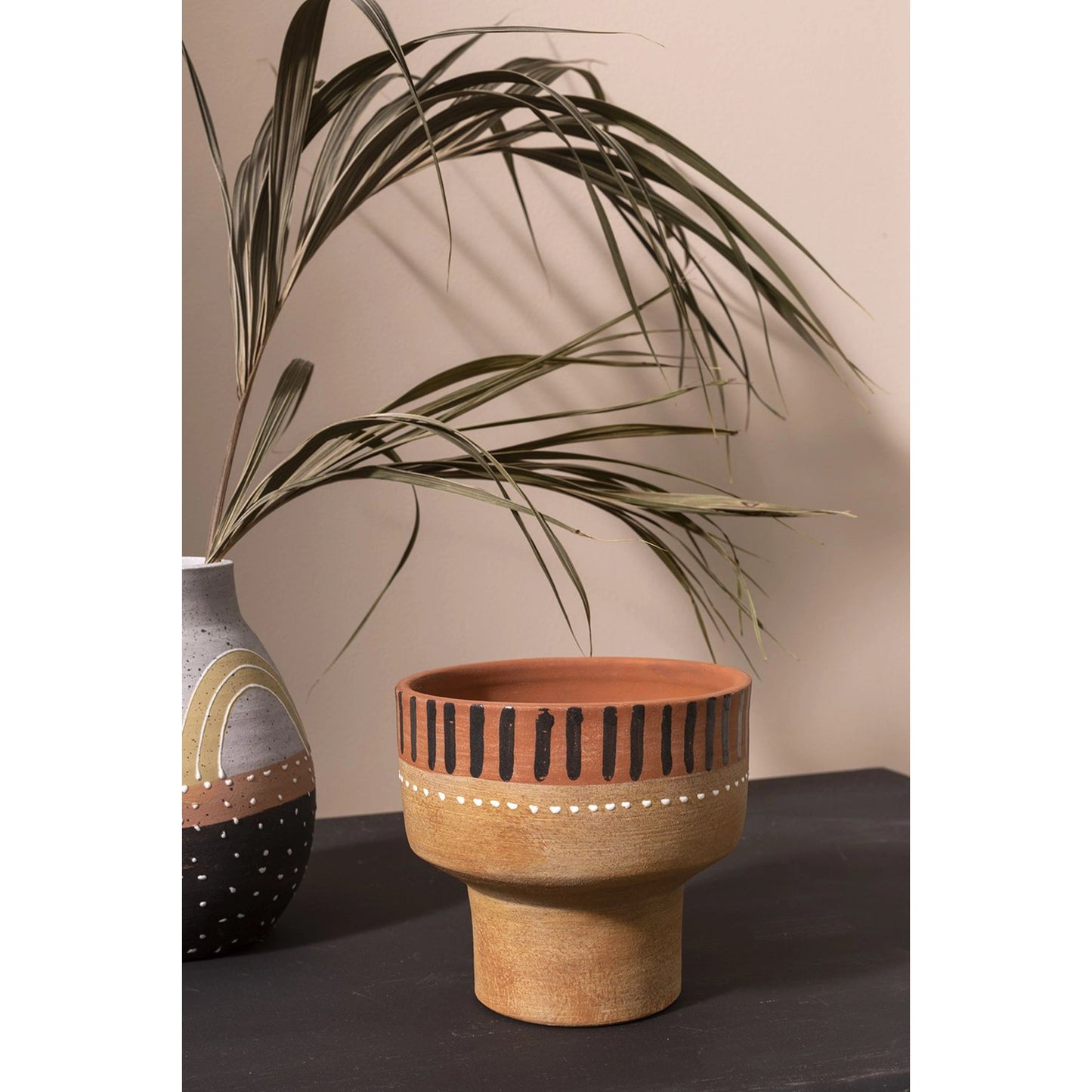 002 SI-2084229 | Lifestyle | Hansley Pot by Accent Decor in multicolor. Made from ceramic in a modern style.