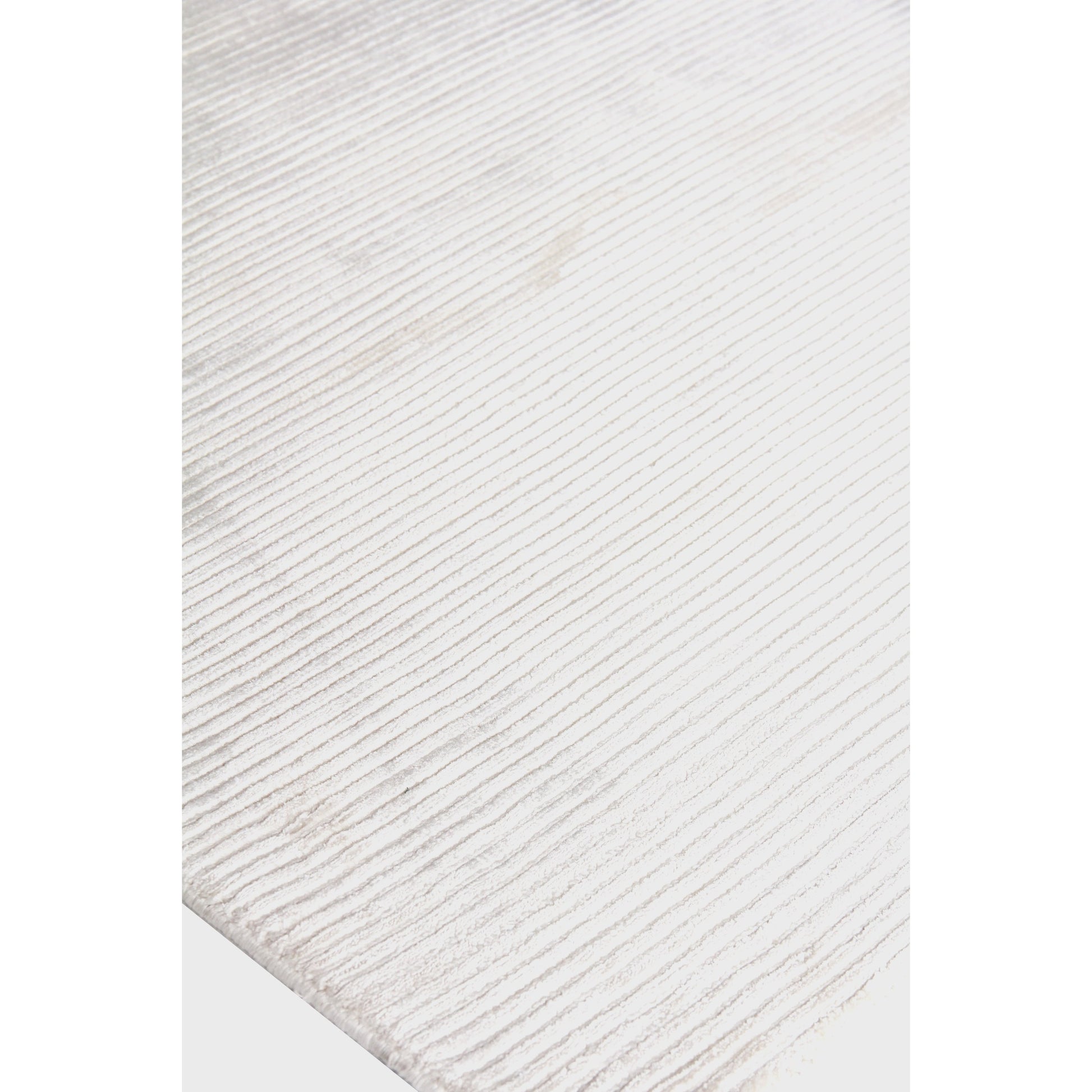Dove Rug by Exquisite Rugs. Made from viscose in a unique style.