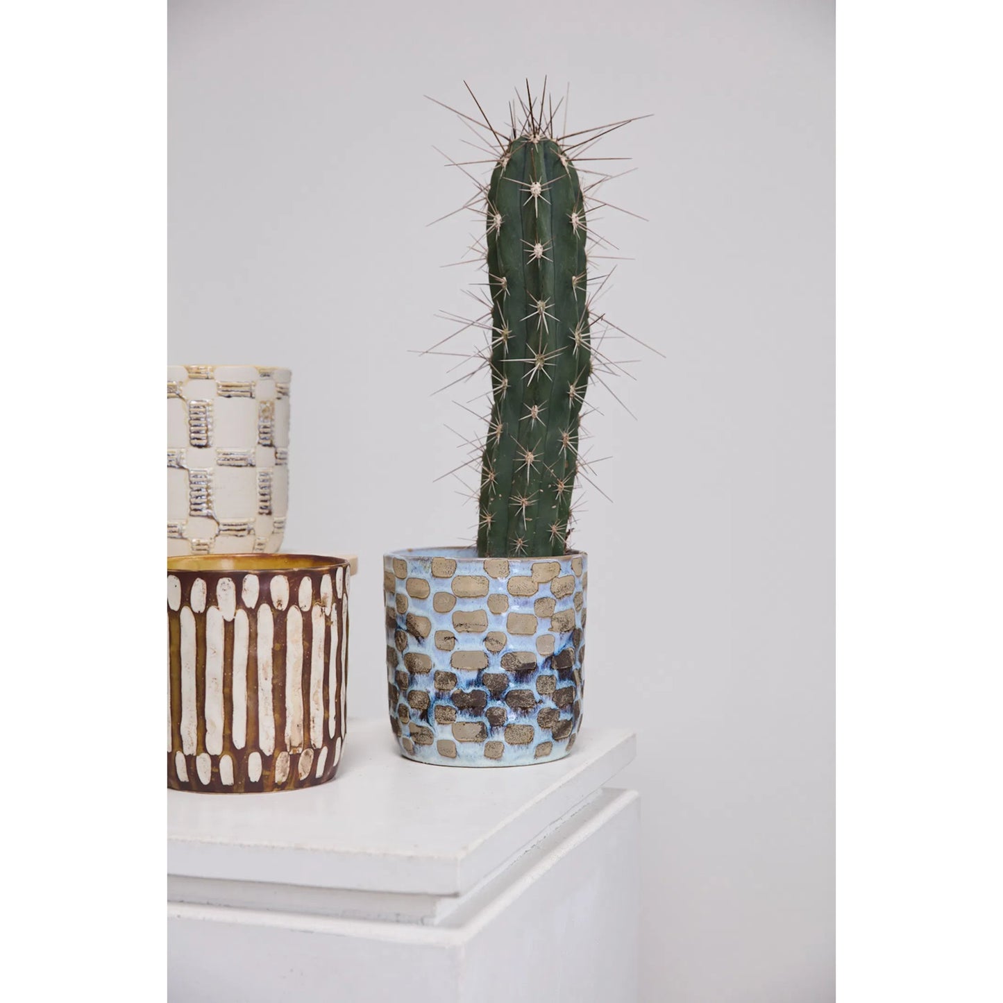006 SI-2539351 | Lifestyle | Anselm Pot by Accent Decor. Made from ceramic in a unique style.