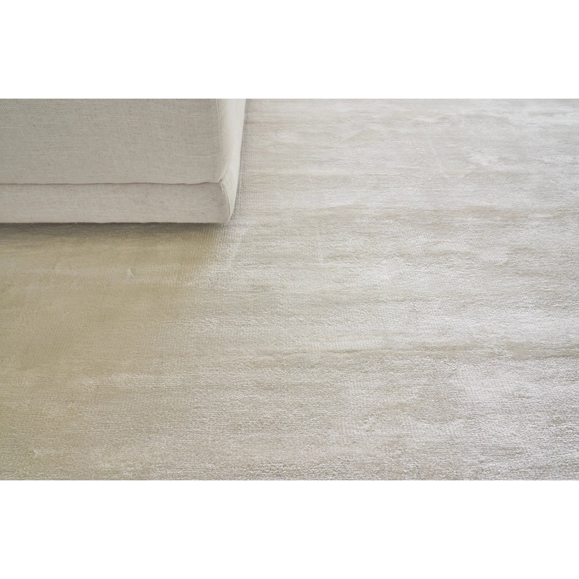 Dove Plain Rug by Exquisite Rugs. Made from viscose in a unique style.