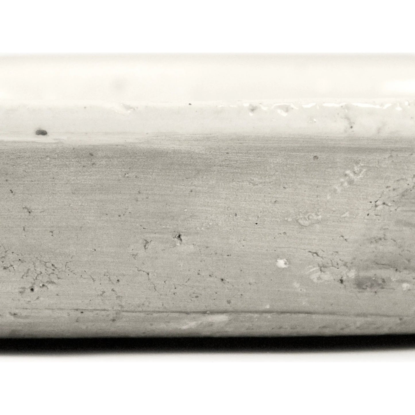 002 SI-2448820 | Closeup | Distressed White Plate by Zentique in distressed white. Made from stoneware in a rustic style.