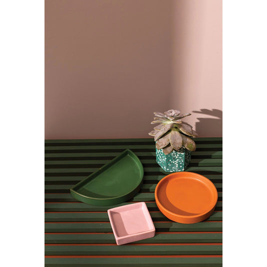 Lizzy Saucer by Accent Decor in multicolor. Made from ceramic in a modern style.