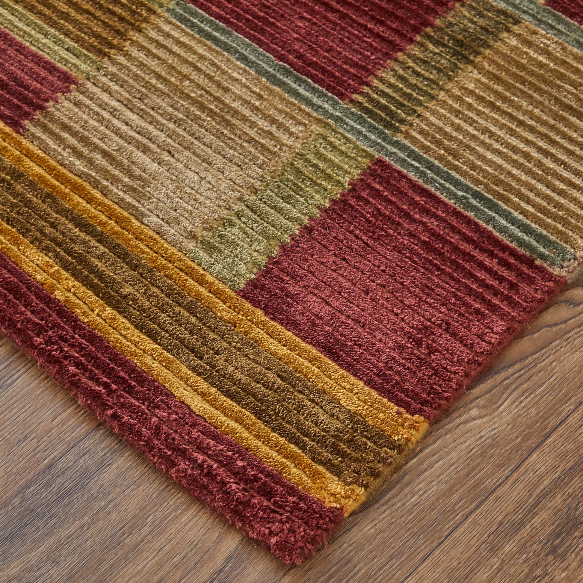 Keystone - 7174F by Feizy in red, gold. Made from wool, viscose in a unique style.