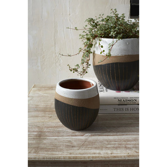 Oco Pot by Accent Decor in black. Made from ceramic in a modern style.