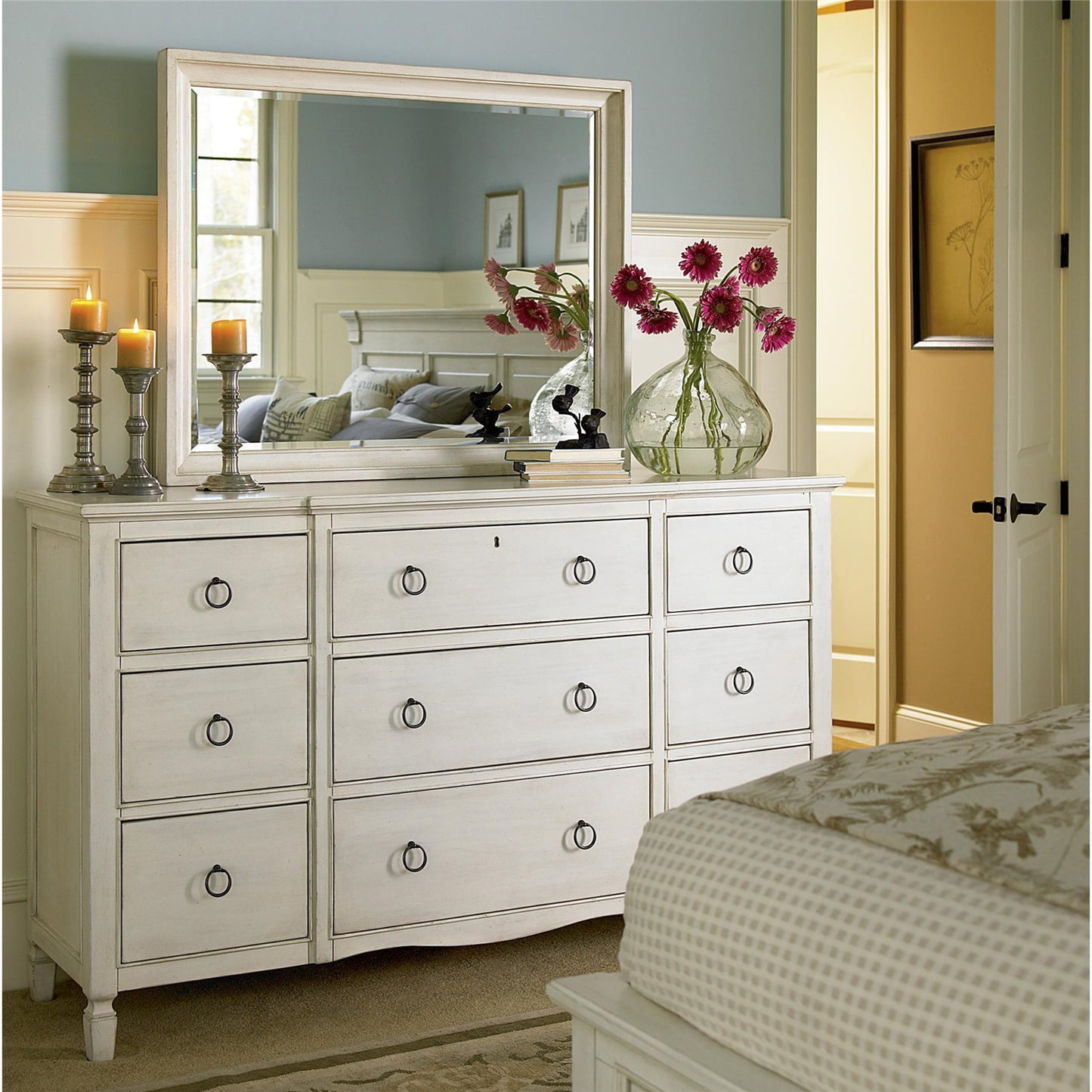 004 SR-814089 | Lifestyle | Summer Hill Dresser by Universal Furniture in antique bronze and cotton. Made from unique in a transitional style.