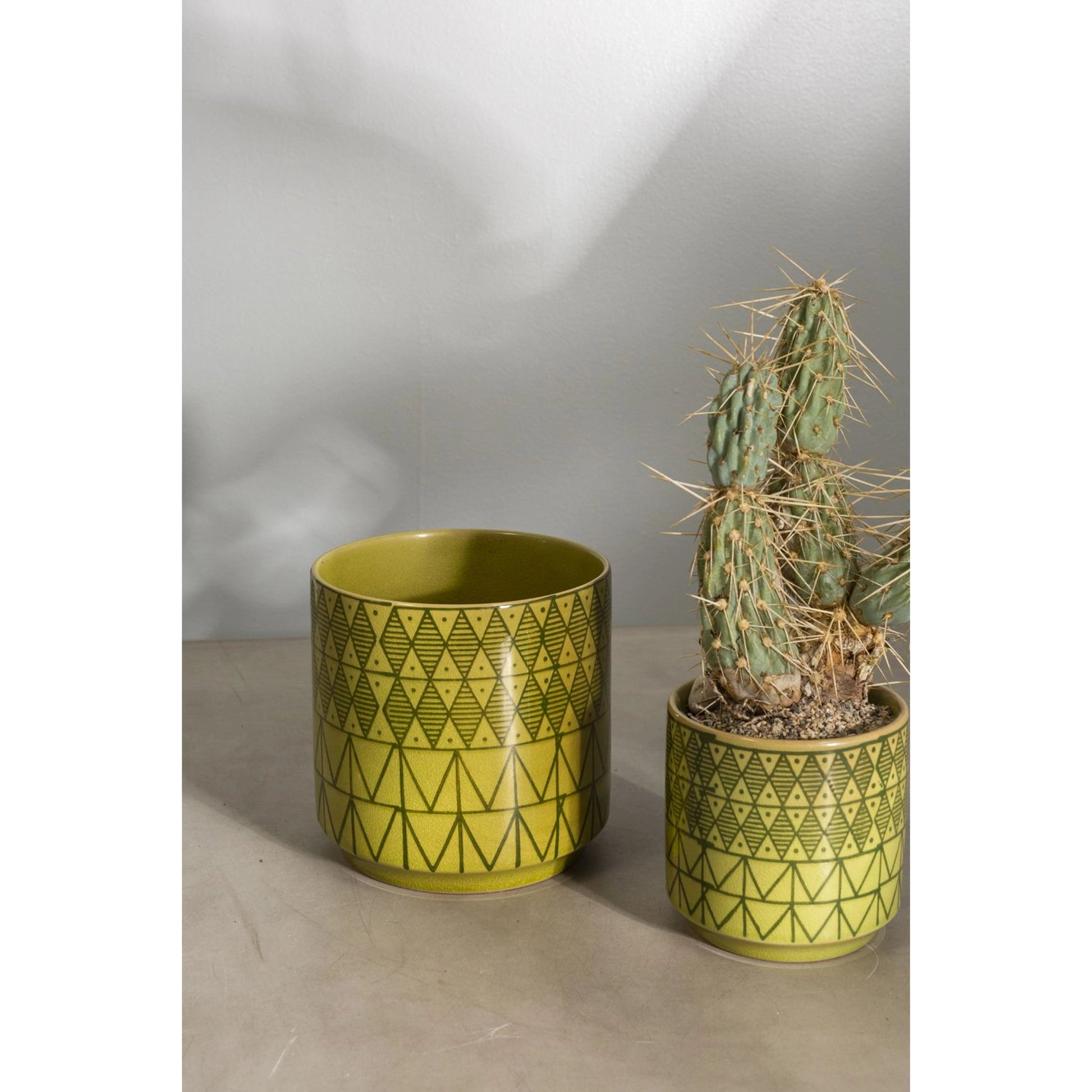 Pepe Pot by Accent Decor in pink. Made from ceramic in a modern style.