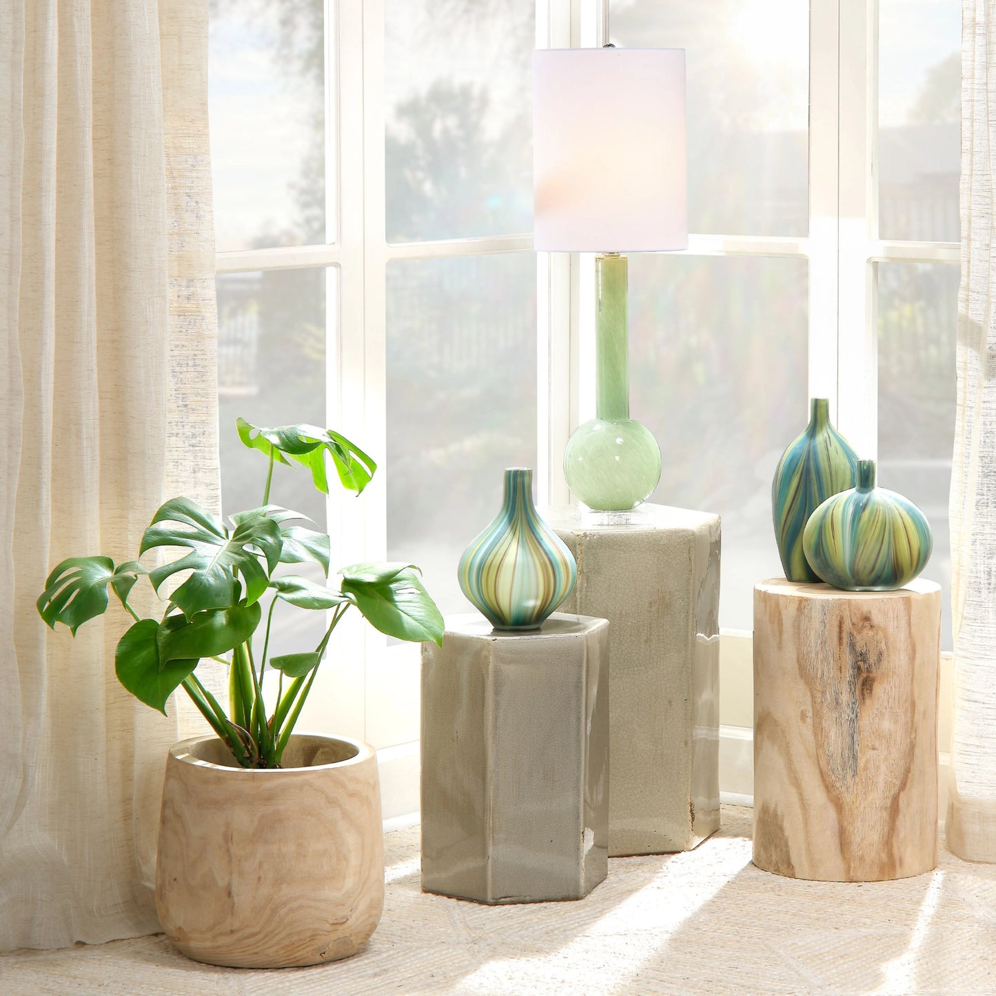 013 S-292307 | Lifestyle | Studio Table Lamp by Jamie Young. Made from glass in a modern style.