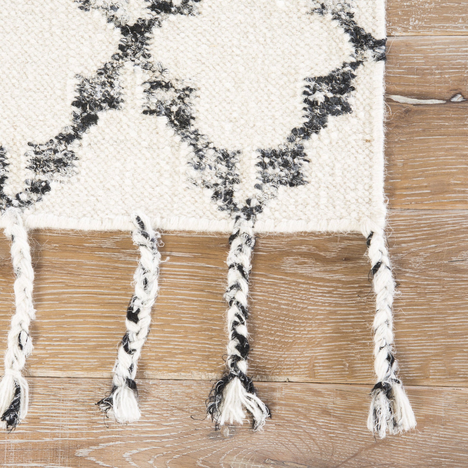 Adair Wool & Silk ADA02 Rug by Jaipur Living in ivory. Made from 70% wool, 30% sari silk in a unique style.