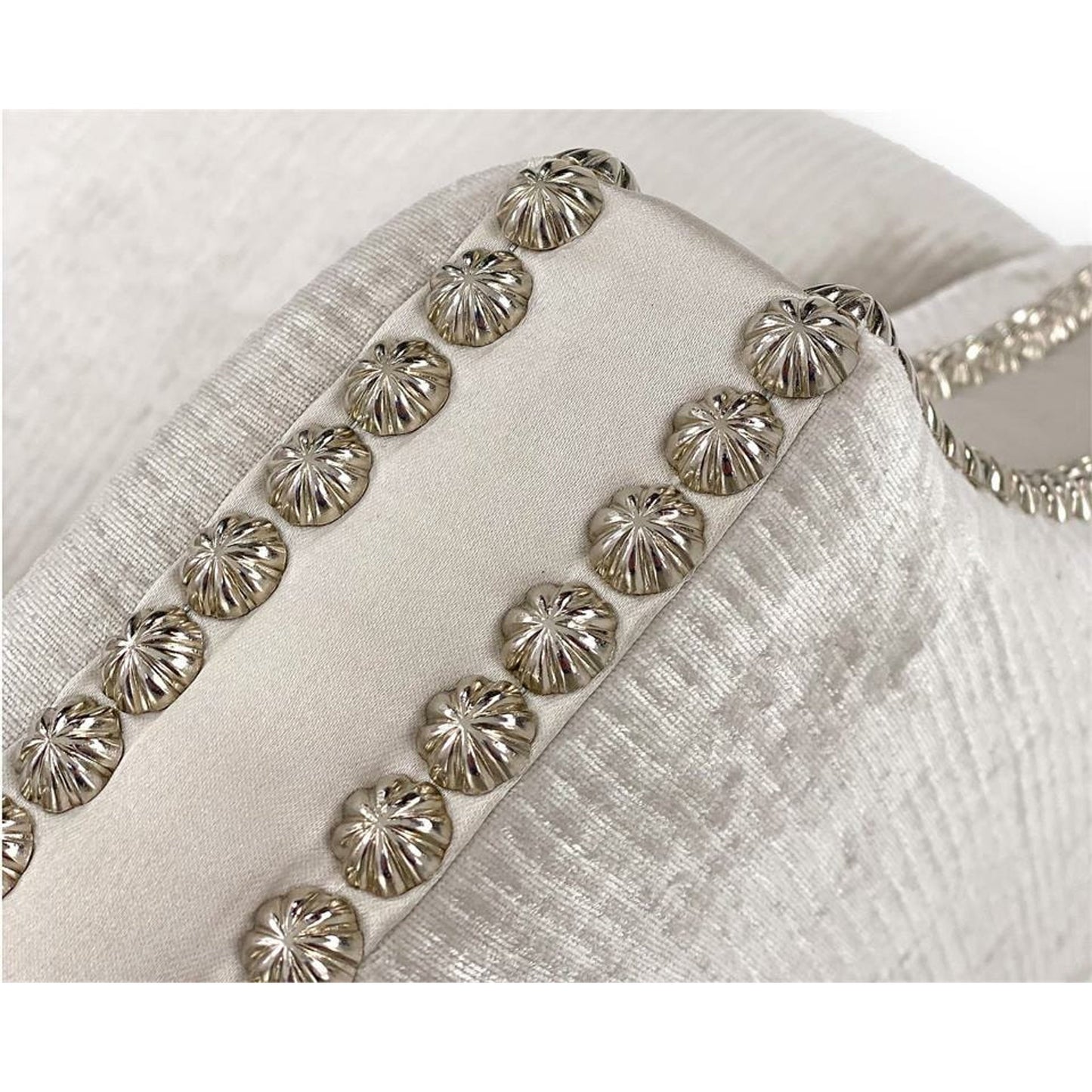 005 SR-863000 | Closeup | Bel-Air Armchair by John-Richard in gray, silver. Made from unique in a transitional style.