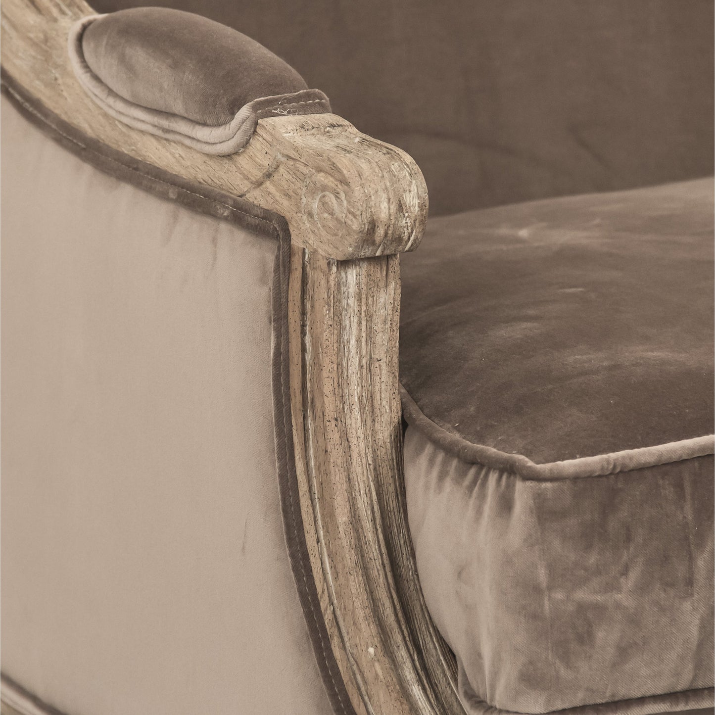 029 SR-900306 | Closeup | Louis Club Chair by Zentique. Made from unique in a cottage & farmhouse style.