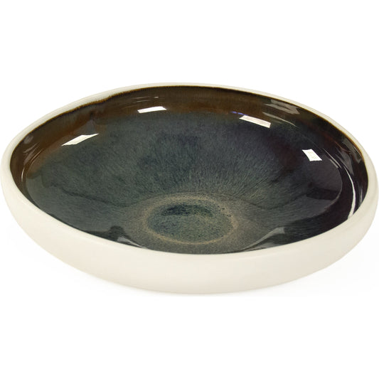 Atomic Platter by Zentique in matte white and ceramic. Made from ceramic in a coastal style.