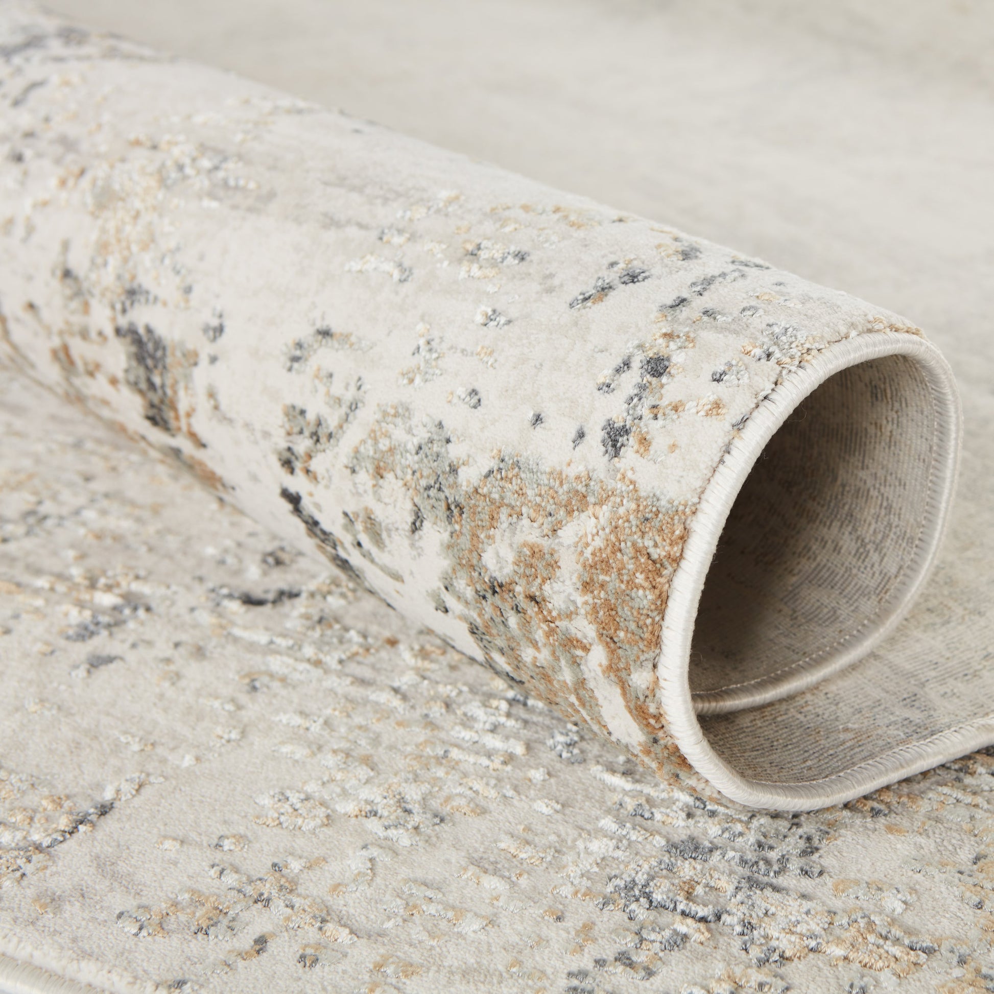 Cirque CIQ29 Rug by Jaipur Living in gray, gold. Made from unique in a unique style.