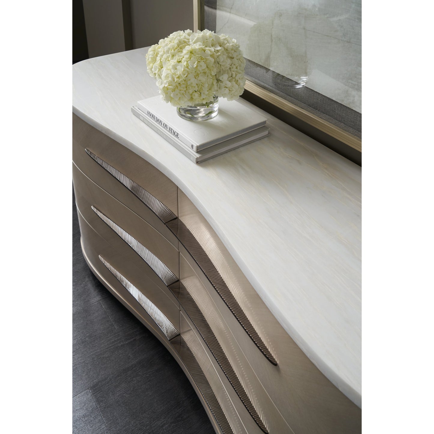 006 SI-1955739 | Lifestyle | Roam by Caracole in bronze, white, marble and moonstone, seal skin. Made from birch, marble, koto in a modern style.