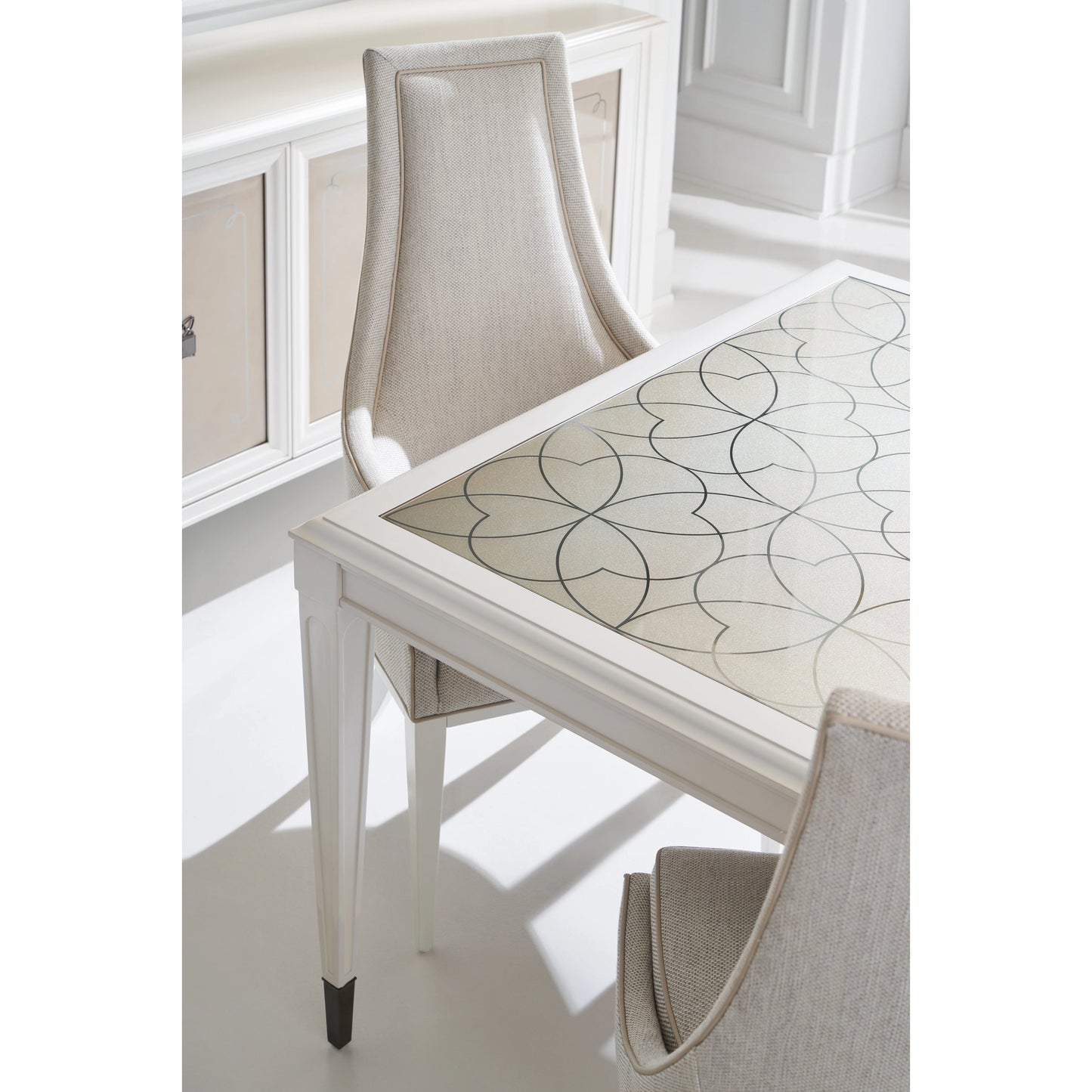004 SI-1955761 | Lifestyle | Lattice Gather by Caracole in mirrored, silver, bronze and stardust, deep bronze. Made from birch, maple in a modern style.