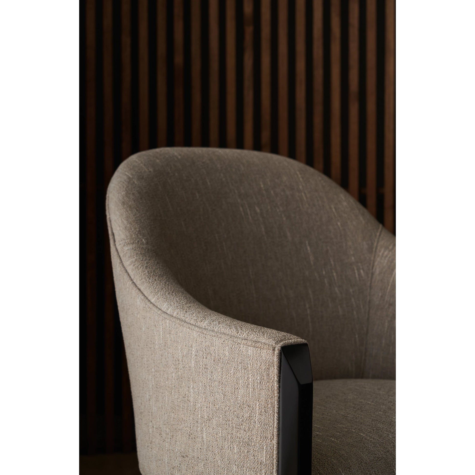 Next Course by Caracole in silver, dark chocolate and dark chocolate. Made from birch in a modern style.