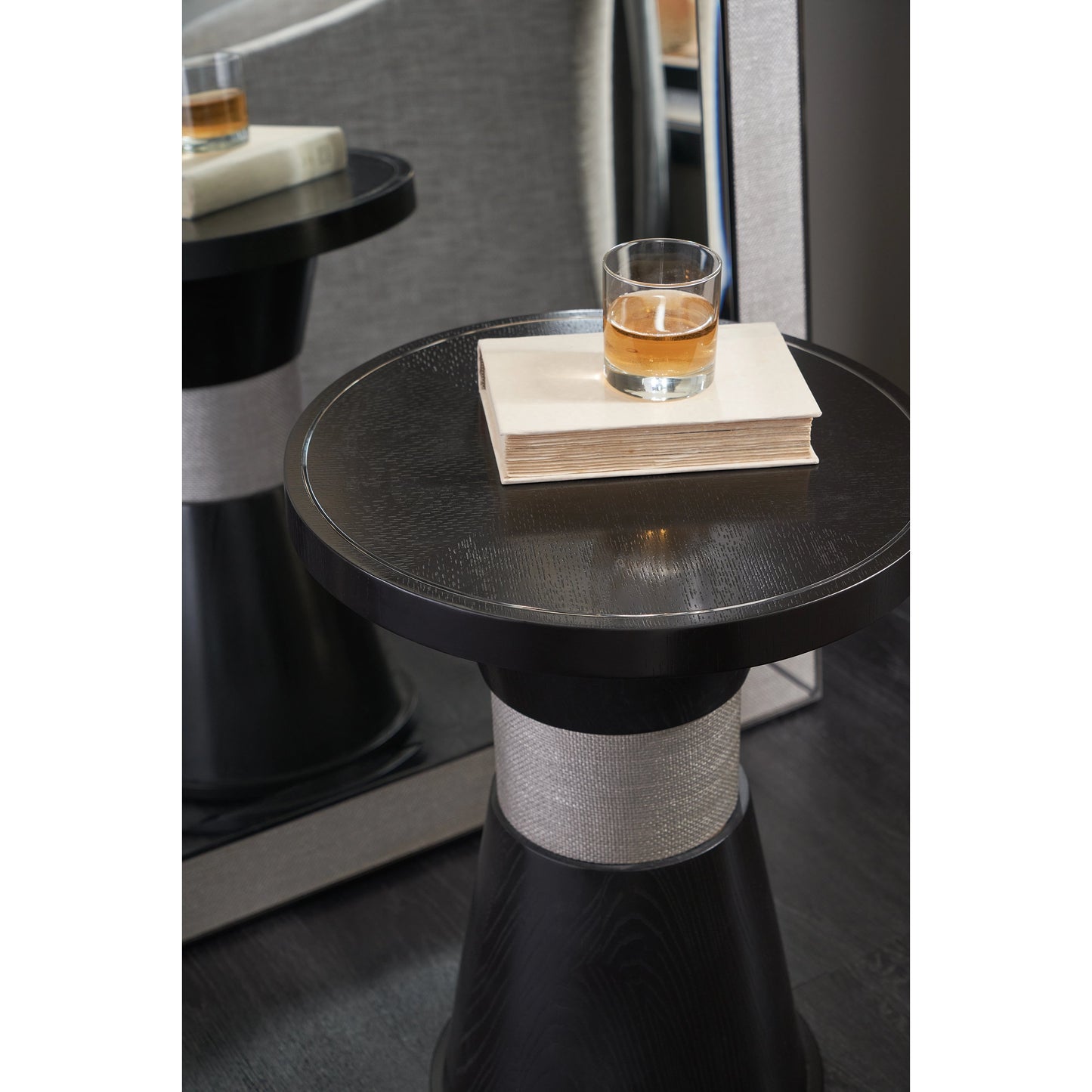 003 SI-1955790 | Lifestyle | Periscope by Caracole in ash, dark chocolate, silver, bronze and dark chocolate, deep bronze, sun-kissed silver. Made from ash, ash in a modern style.